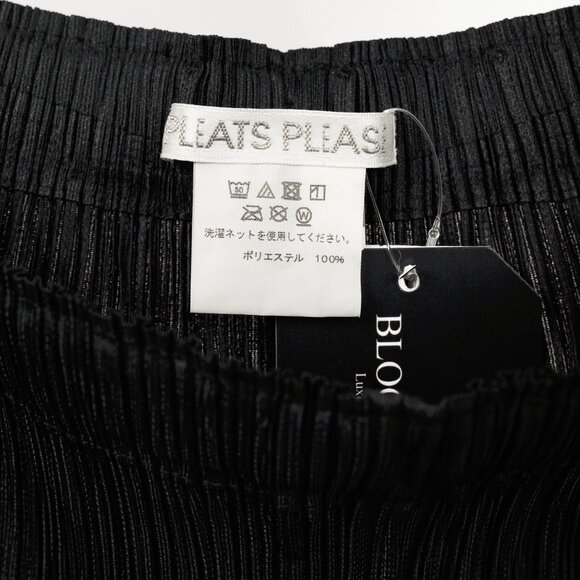 Pleats Please Issey Miyake Black Straight-Leg Cropped Pants - Picture 6 of 7